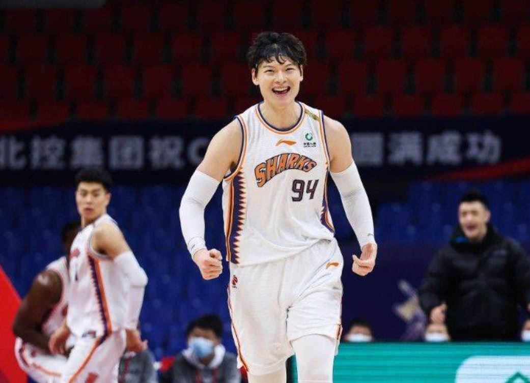 🏀浙江vs上海前瞻：王哲林伤缺 沃特斯大战巴斯 上海客场取胜难度不小